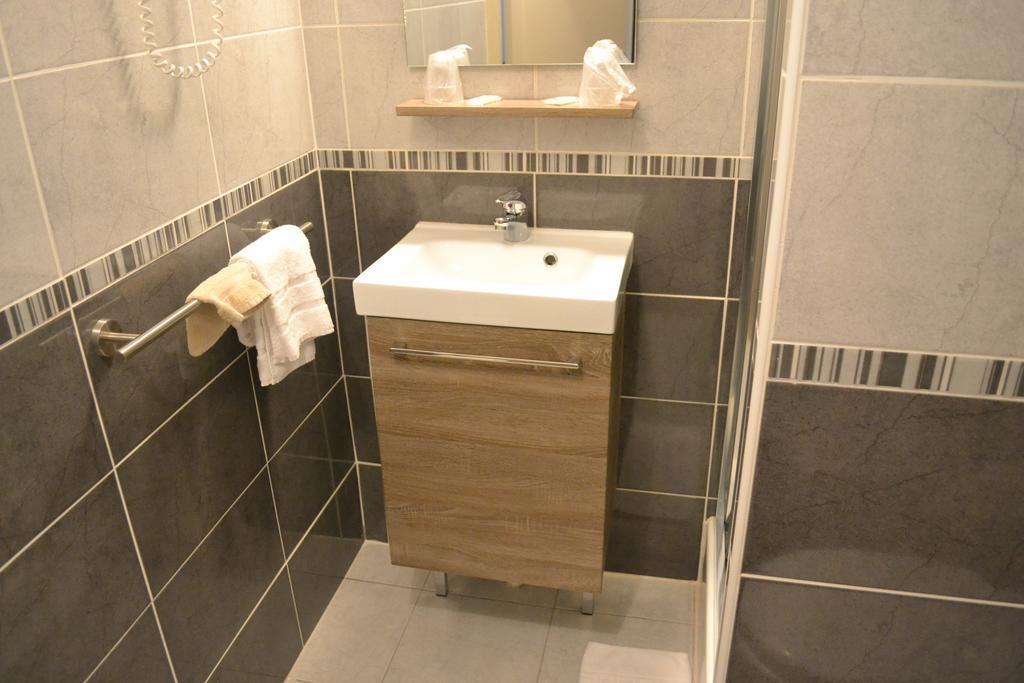 Logis-Hotel & Restaurant Le Carnot ボルベック 部屋 写真