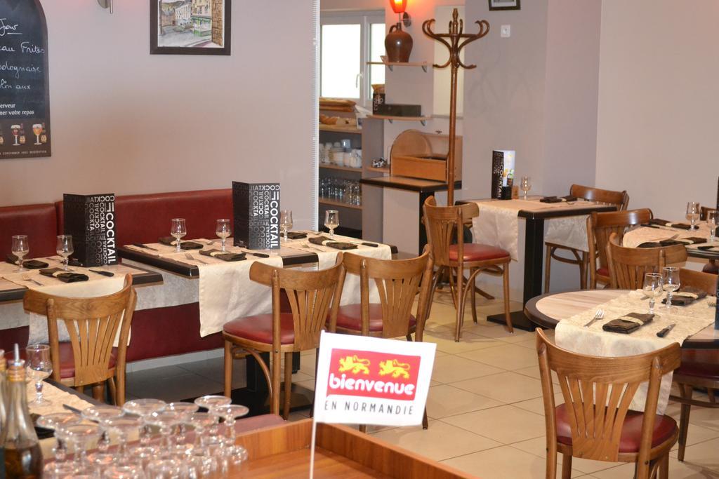 Logis-Hotel & Restaurant Le Carnot ボルベック エクステリア 写真