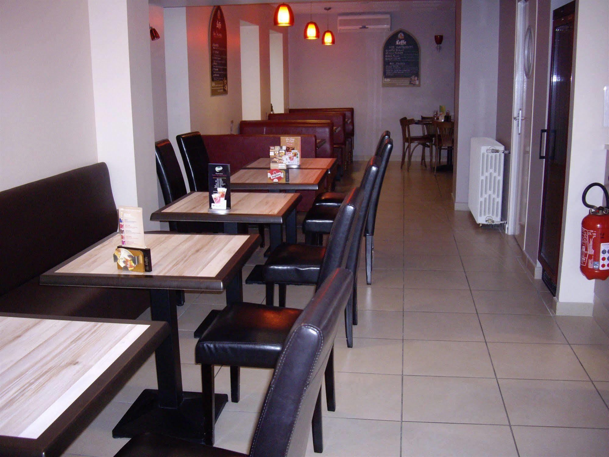 Logis-Hotel & Restaurant Le Carnot ボルベック エクステリア 写真