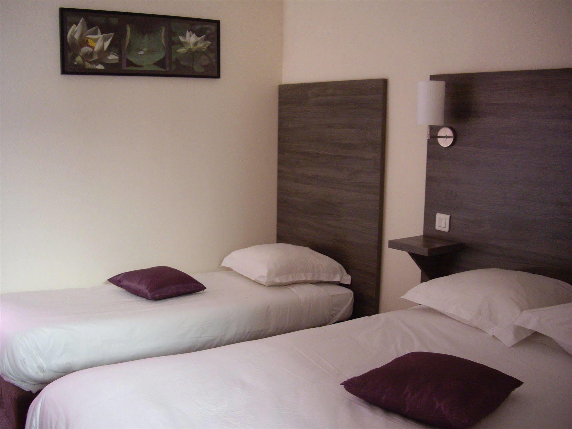 Logis-Hotel & Restaurant Le Carnot ボルベック エクステリア 写真